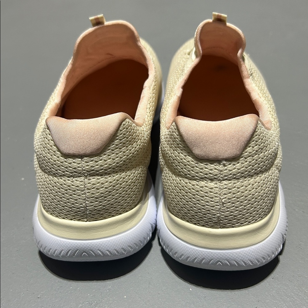 Sketchers Memory Foam Insole Sneaker Shoes (Women’s Size 11) - Picture 6 of 11